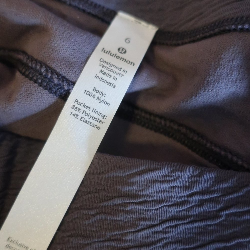 NWT LULULEMON GREY PLEAT CROP PANTS 6 * - Picture 10 of 10